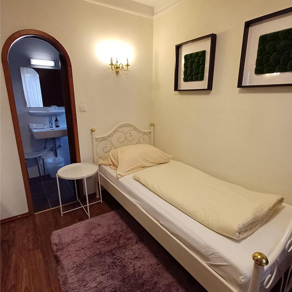 Small Single Room